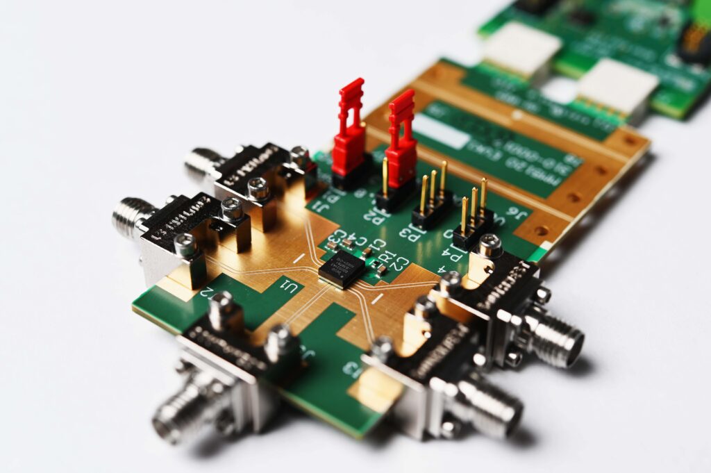 MEMS switch with integrated charge pump